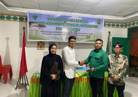 Penyerahan SK Kepemimpinan PW HIMMAH Riau