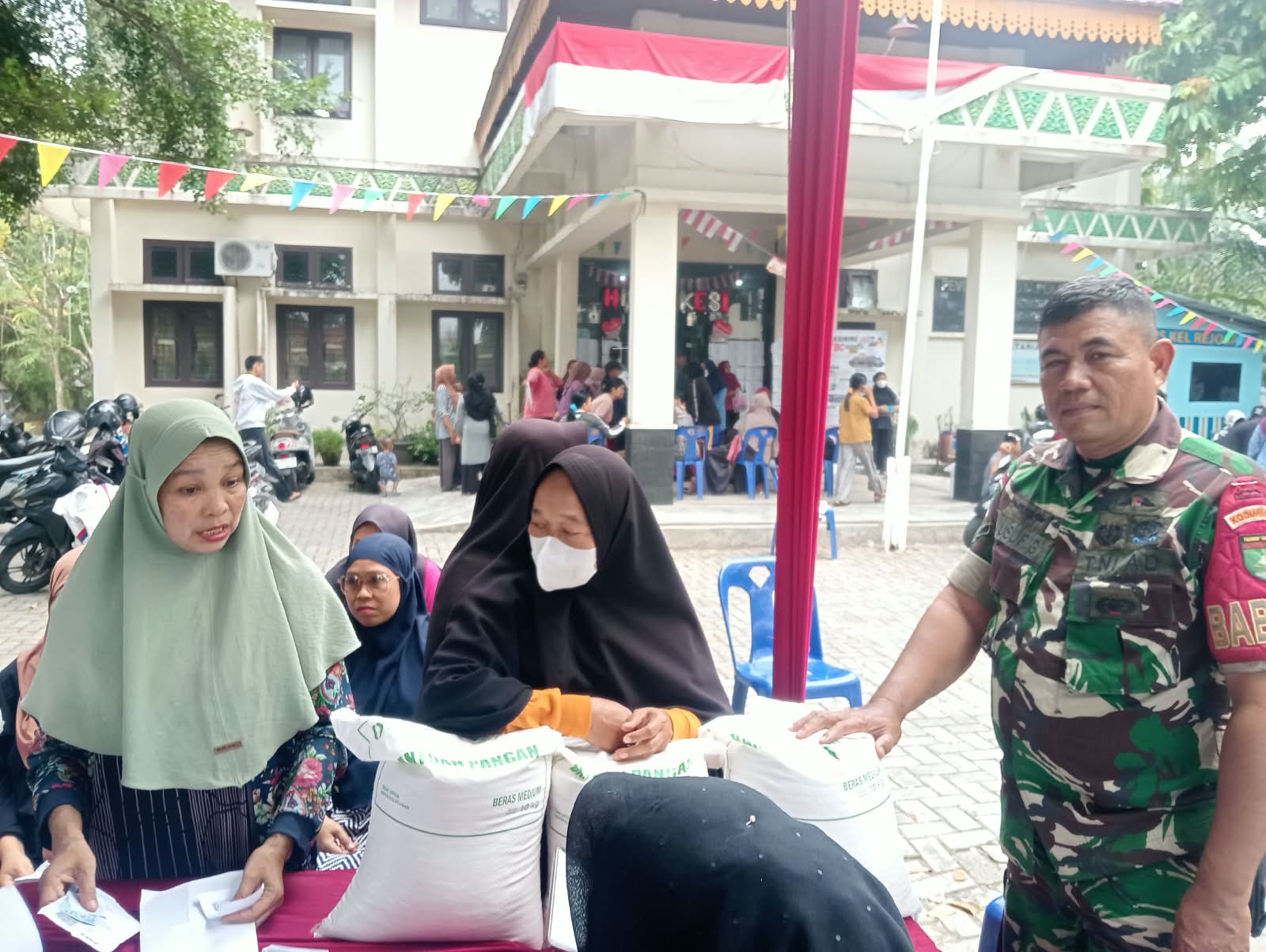 Pendistribusian beras