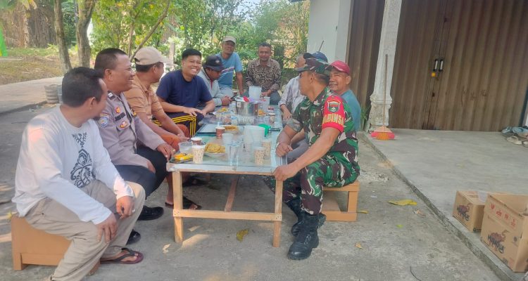 Foto kegiatan Babinsa TT Giat Komsos Babinsa 07 Tenayan Raya